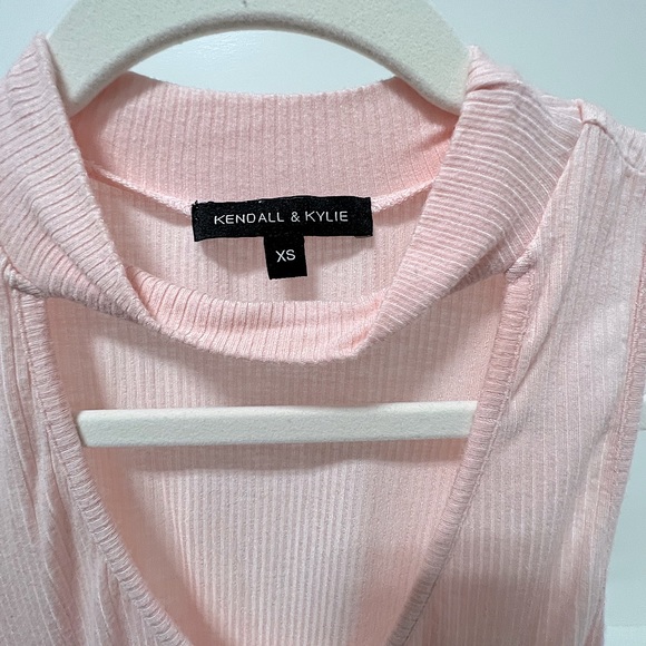 Gorgeous pink tank top from Kendall & Kylie's collection! - Picture 2 of 4